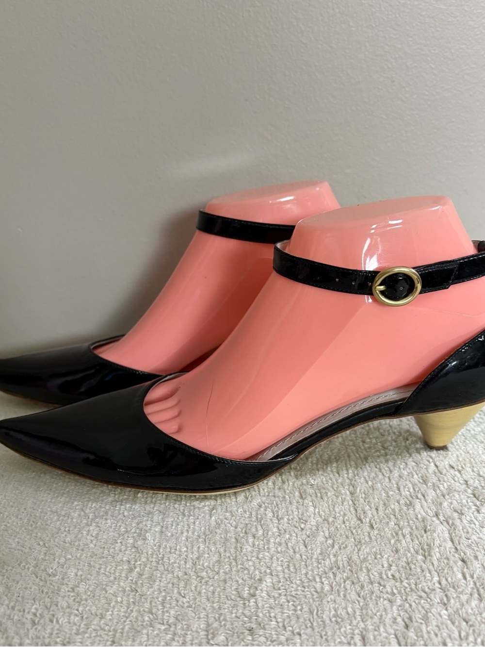 TRACY REESE Black PATENT Leather PUNTA D'ORSAY Ankle Strap KITTEN HEEL SHOES 38